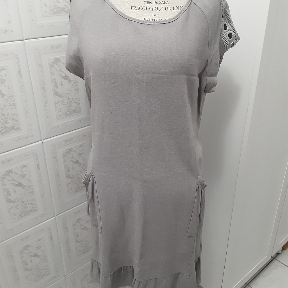 Elegant Gray Short-Sleeve Dress